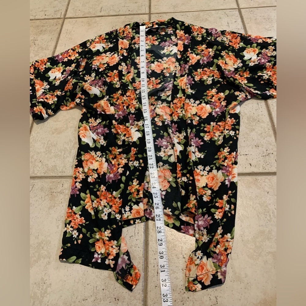 Gypsy Warrior Black Floral Crescent Moon Kimono Cardigan Robe Boho Layer M - Picture 5 of 6
